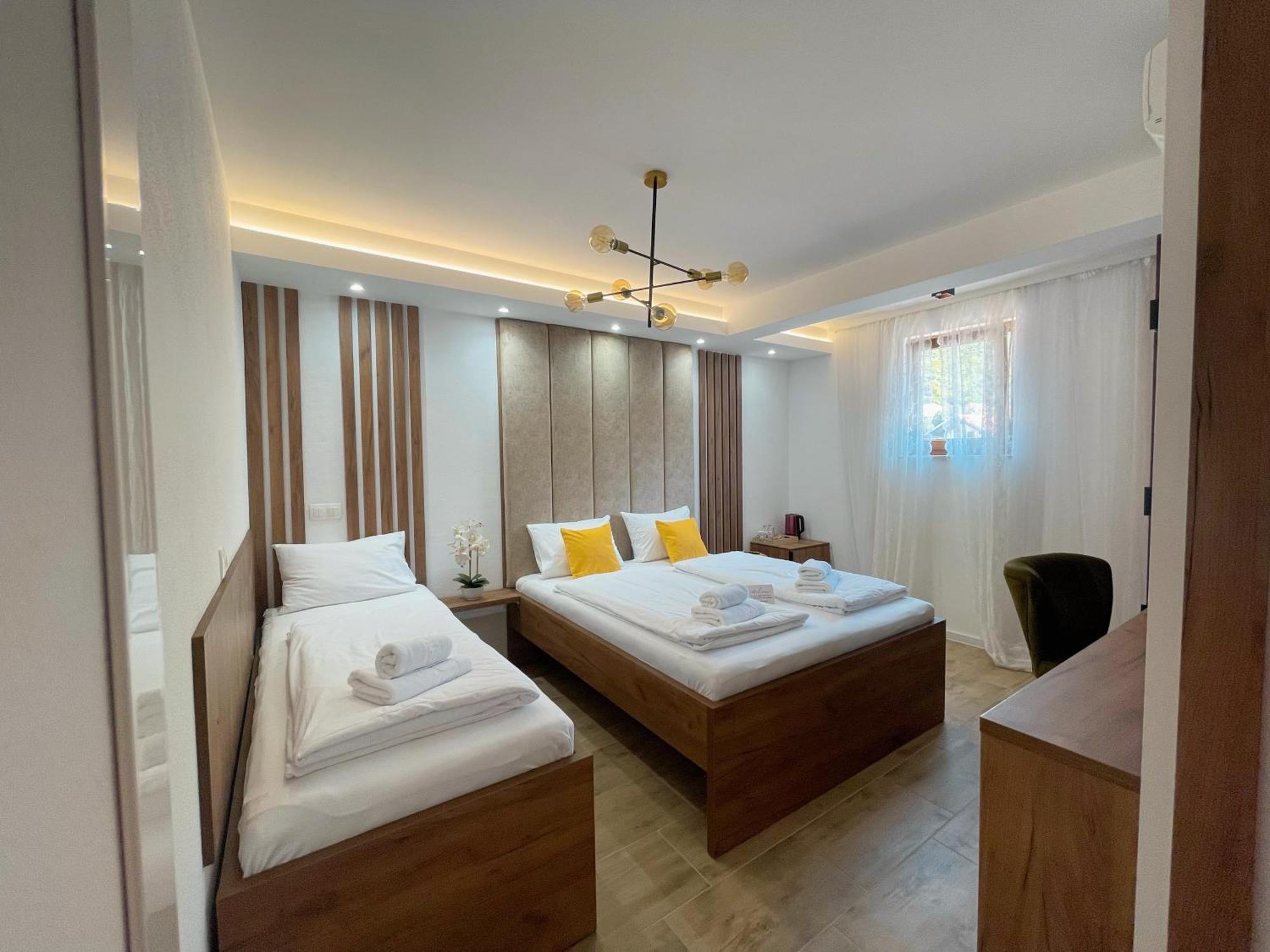 Apartments And Rooms Smile Mostar Exterior photo